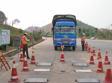 軸重秤-高速公路交警專用地磅、便攜式公路超載檢測系統(tǒng)